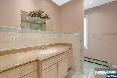 32 Clinton Lane, Wayne, NJ 07470 - Photo 17