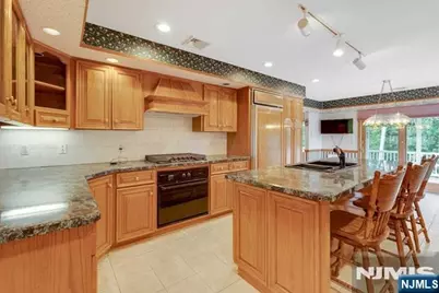 32 Clinton Lane, Wayne, NJ 07470 - Photo 11