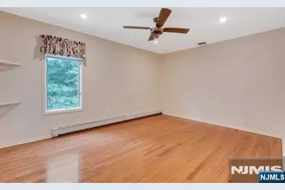 32 Clinton Lane, Wayne, NJ 07470 - Photo 13
