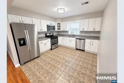 80 Cutler Street, Newark, NJ 07104 - Photo 3