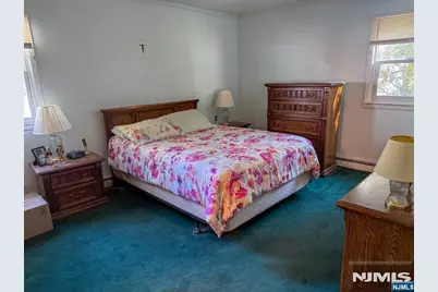32 Esplanade Drive, Hillsdale, NJ 07642 - Photo 13