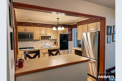 32 Esplanade Drive, Hillsdale, NJ 07642 - Photo 3