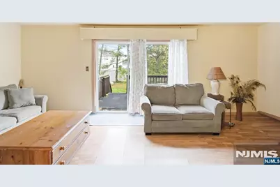 31 Astor Court, Sayreville, NJ 08872 - Photo 11