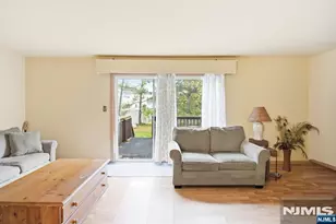31 Astor Ct, Sayreville, NJ 08872 - Photo 11