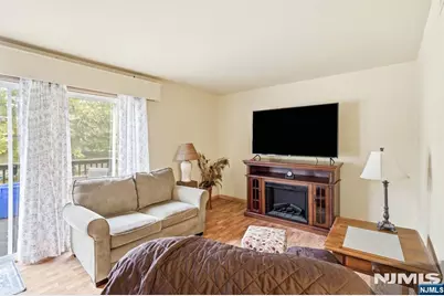 31 Astor Court, Sayreville, NJ 08872 - Photo 9