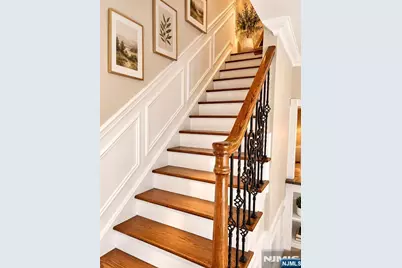 546 Art Lane, Ridgefield, NJ 07657 - Photo 7