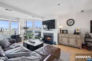 600 Harbor Blvd 949, Weehawken, NJ 07086 - Photo 1