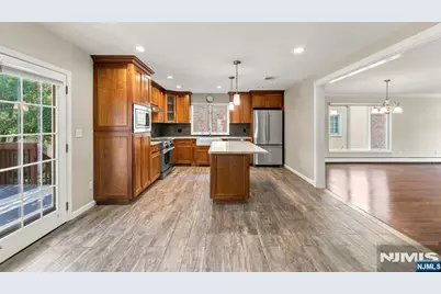 456 Glen Avenue A #A, Palisades Park, NJ 07650 - Photo 9