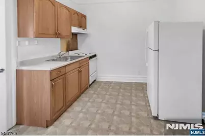 46 Oakland Terrace, Newark, NJ 07106 - Photo 17