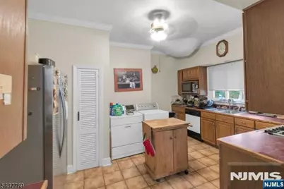 46 Oakland Terrace, Newark, NJ 07106 - Photo 9