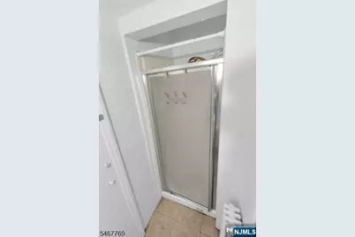 46 Oakland Terrace, Newark, NJ 07106 - Photo 19