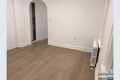42 Van Winkle Avenue 2 #2, Garfield, NJ 07026 - Photo 3
