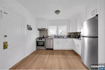 540 Mountain Avenue, Montclair, NJ 07043 - Photo 3