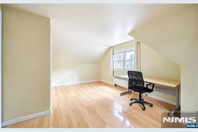 172 Behnke Avenue, Paramus, NJ 07652 - Photo 23
