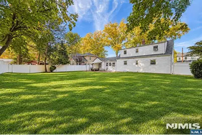 172 Behnke Avenue, Paramus, NJ 07652 - Photo 35