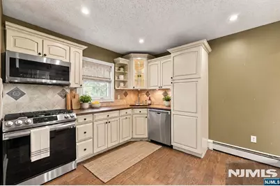 66 Avenue F, Lodi, NJ 07644 - Photo 3