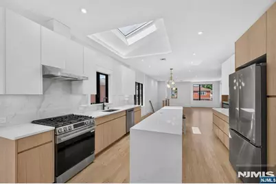 122 Edsall Avenue, Palisades Park, NJ 07650 - Photo 13