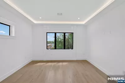 122 Edsall Avenue, Palisades Park, NJ 07650 - Photo 17