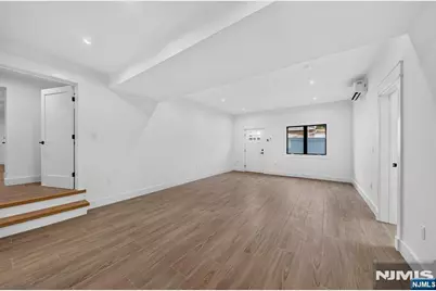 122 Edsall Avenue, Palisades Park, NJ 07650 - Photo 39