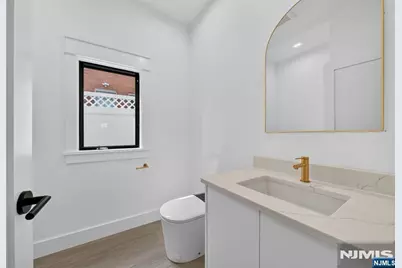 122 Edsall Avenue, Palisades Park, NJ 07650 - Photo 41
