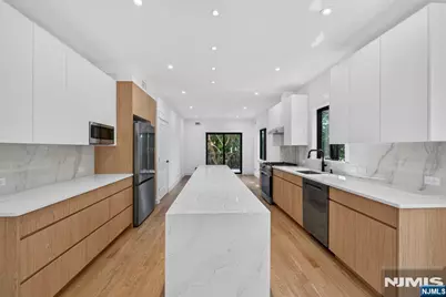 122 Edsall Avenue, Palisades Park, NJ 07650 - Photo 29