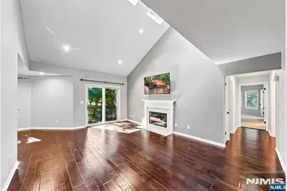 2 Parkside Terrace 2A #2A, Woodland Park, NJ 07424 - Photo 7