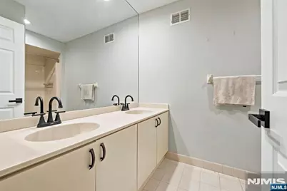 2 Parkside Terrace 2A #2A, Woodland Park, NJ 07424 - Photo 23