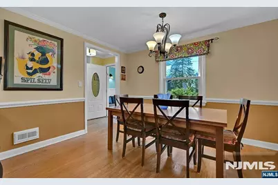 292 Kensington Road, River Edge, NJ 07661 - Photo 7