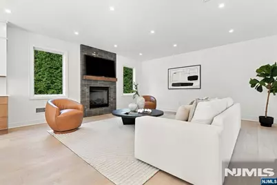 82 Benton Road, Paramus, NJ 07652 - Photo 11
