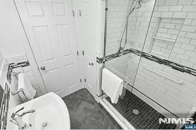 213 Baldwin Avenue, New Milford, NJ 07646 - Photo 11