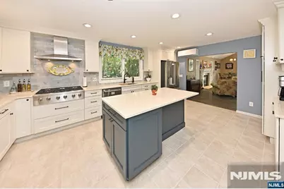 176 Werimus Road, Woodcliff Lake, NJ 07677 - Photo 9