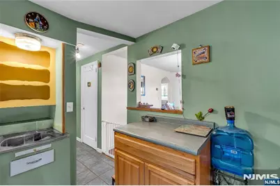 228 Washington Avenue, Elmwood Park, NJ 07407 - Photo 9