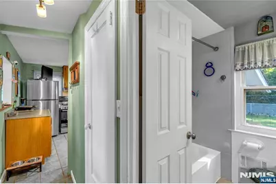 228 Washington Avenue, Elmwood Park, NJ 07407 - Photo 7