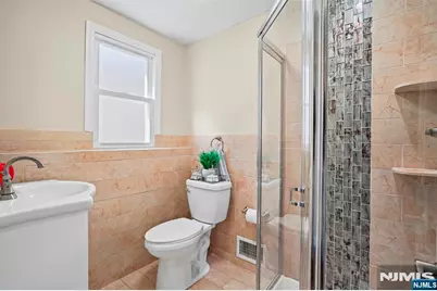 34 Queen Street, Bergenfield, NJ 07621 - Photo 15