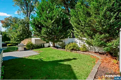34 Queen Street, Bergenfield, NJ 07621 - Photo 25
