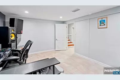 34 Queen Street, Bergenfield, NJ 07621 - Photo 21