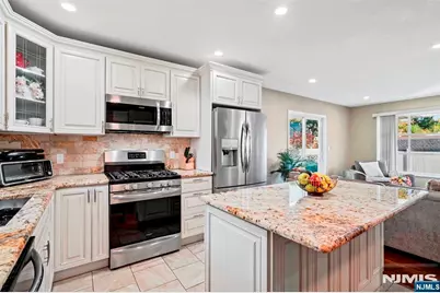 34 Queen Street, Bergenfield, NJ 07621 - Photo 5