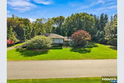 7 Saddle Brook Drive, Ho Ho Kus, NJ 07423 - Photo 5