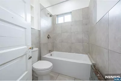 129 Howard Avenue, Passaic, NJ 07055 - Photo 37