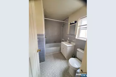 201 Fort Lee Road D #D, Leonia, NJ 07605 - Photo 7