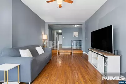 19-31 Lyons 610 #610, Newark, NJ 07112 - Photo 5