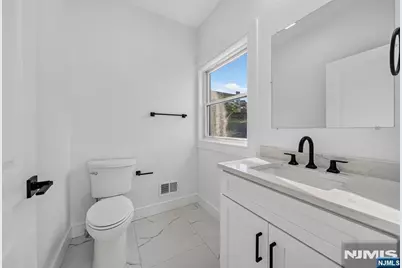 85-87 Echo Place, Elmwood Park, NJ 07407 - Photo 11