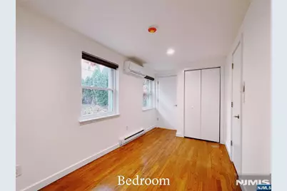 327 Undercliff Avenue 1 #1, Edgewater, NJ 07020 - Photo 3