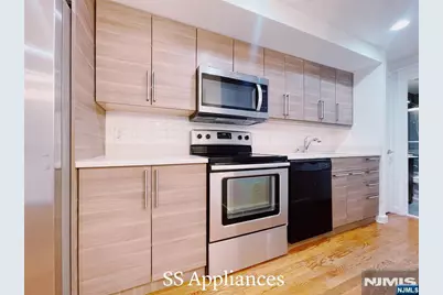 327 Undercliff Avenue 1 #1, Edgewater, NJ 07020 - Photo 5