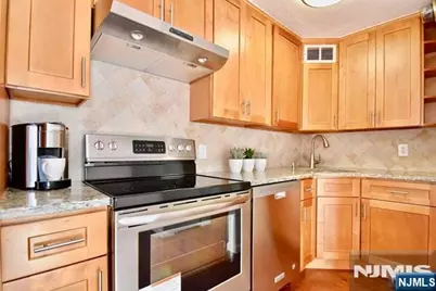 233 12th 2A #2A, Palisades Park, NJ 07650 - Photo 3
