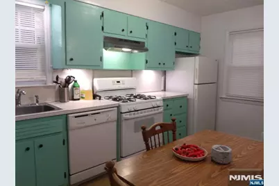 32 Dojean Court, Bergenfield, NJ 07621 - Photo 15