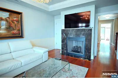 4 Henley Place 4 #4, Weehawken, NJ 07086 - Photo 5
