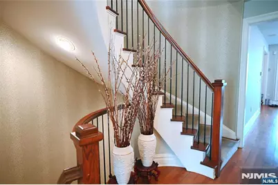 4 Henley Place 4 #4, Weehawken, NJ 07086 - Photo 9