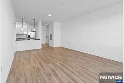 520 Cliff Street, Fairview, NJ 07022 - Photo 7