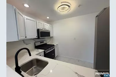 131 Clinton Place 214 #214, Hackensack, NJ 07601 - Photo 7